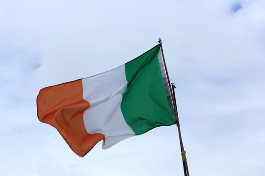Nation a drapeau vert blanc rouge 